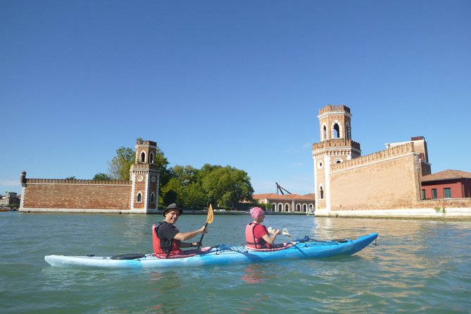 2 Hour Venice Canal Kayak Tour - Premium experience by day - Venice from water level, not street level