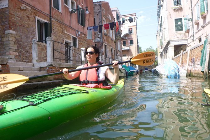 2 Hour Venice Canal Kayak Tour - Premium experience by day - Prepare for splashes and city traffic