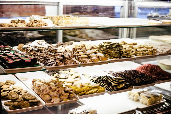 A Sweet Stroll Through Venice: Pastries, Chocolate, and Gelato - Walk San Polo toward Rialto