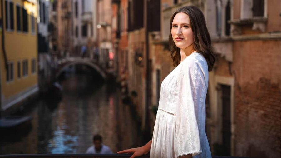 A Unique Photoshoot in Venice - Starting near Rialto