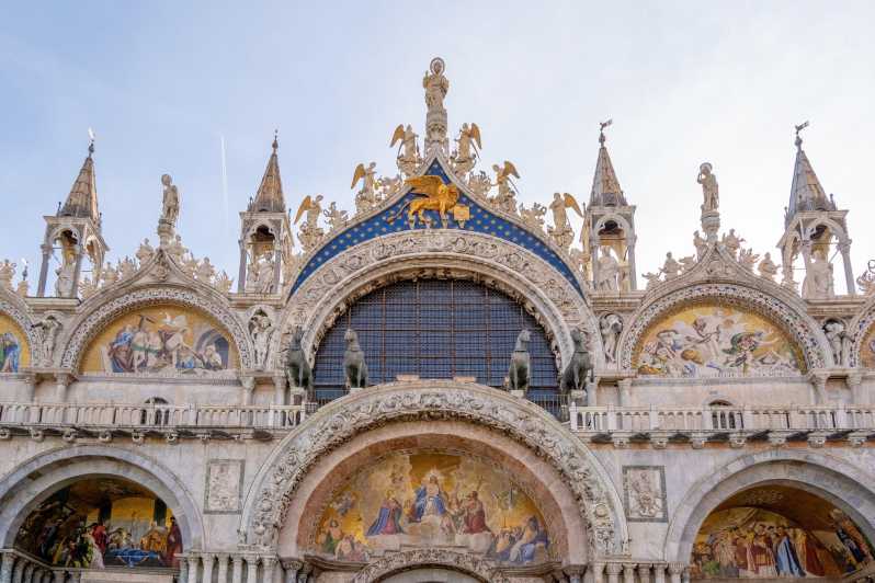 Basilica and Doge's Palace tour with Lunch & Murano - See the Doge’s Palace and the Bridge of Sighs