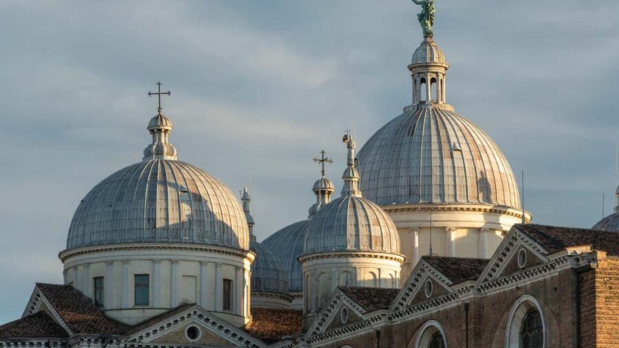 Best of Padova: Private Walking Tour with a Local - Old-town squares, with time to look around