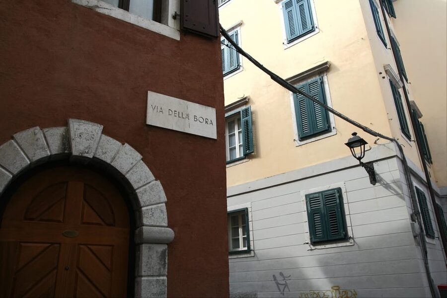 Best of Trieste: Walking Tour with Private Guide - Find James Joyce, Piazza della Borsa and the former Ghetto