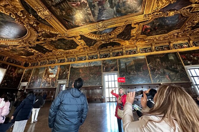 Best Of Venice: Saint Mark's Basilica, Doges Palace with Guide and Gondola Ride - What $125 gets you