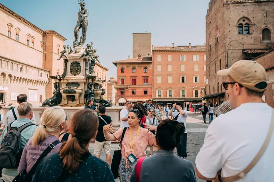 Bologna Walking tour with Tower Sky View and Archiginnasio - Start in Piazza Maggiore, Bologna’s civic heart