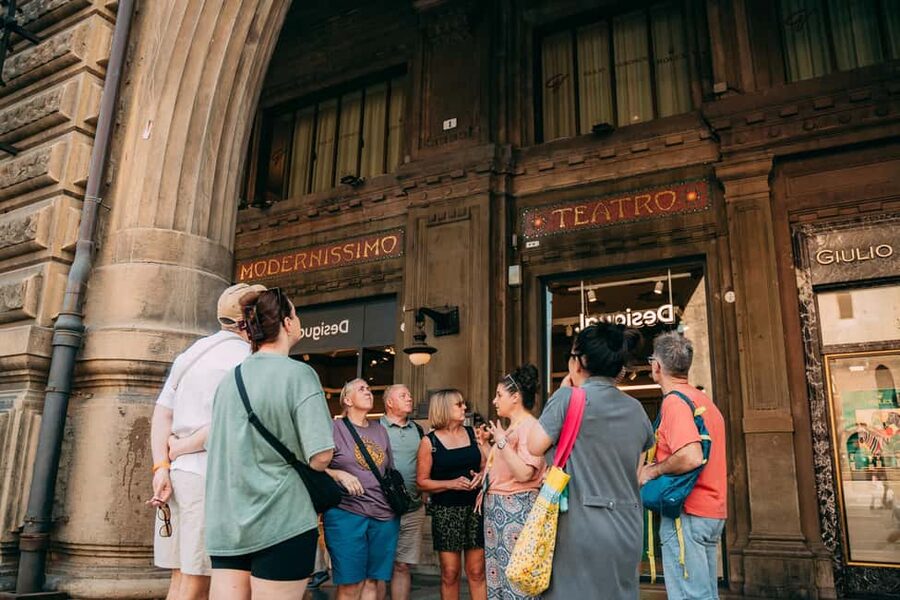 Bologna Walking tour with Tower Sky View and Archiginnasio - See the Two Towers and Piazza Santo Stefano