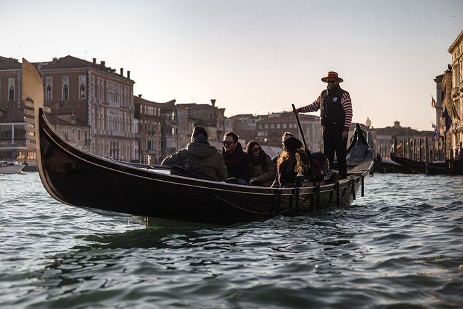 Charming Gondola Ride on the Grand Canal & Gondola Gallery™ - The Gondola Gallery and its VR journey