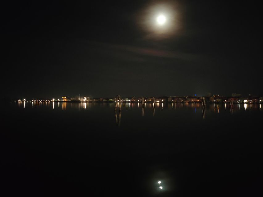 Chioggia: Boat Night Tour and Full Moon Tour - Seeing Chioggia from a small boat
