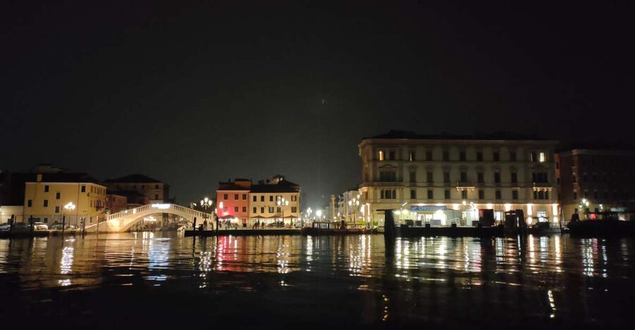 Chioggia: Boat Night Tour and Full Moon Tour - Canals, lagoon, and Sottomarina after dark