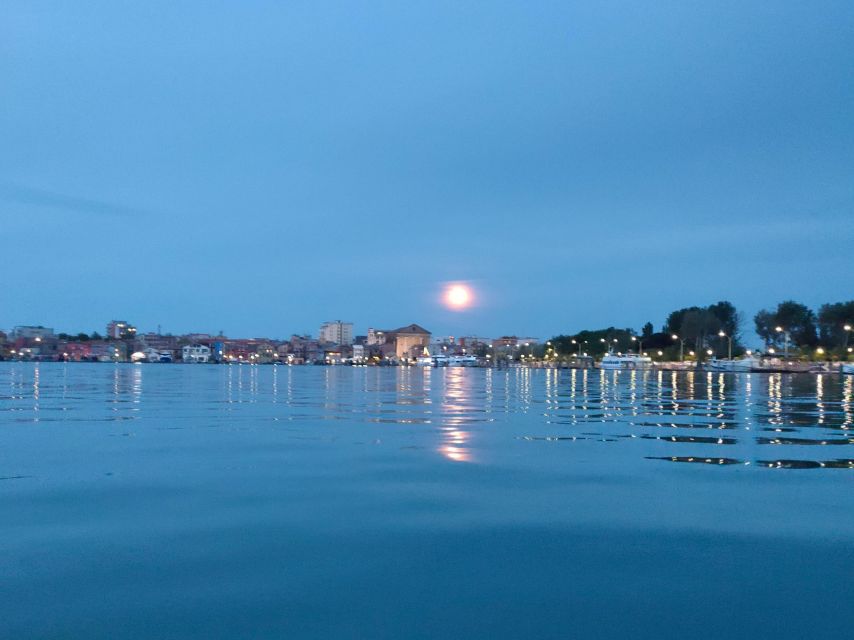Chioggia: Boat Night Tour and Full Moon Tour - The local stories make the ride