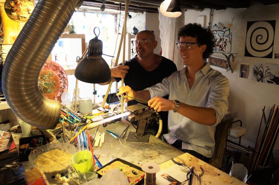 Create Your Glass Artwork: Private Lesson With Local Artisan - Watch an artisan shape glass
