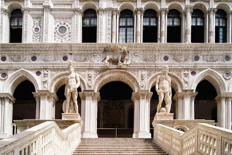 Doge's Palace, Bridge of Sighs & Prison Skip-the-Line Tour - Crossing the Bridge of Sighs