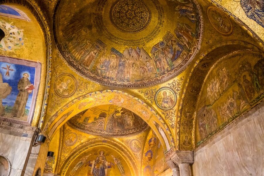 Doge's Palace & St. Mark's Basilica with Terrace Access Tour - Two landmarks, two sides of Venetian power