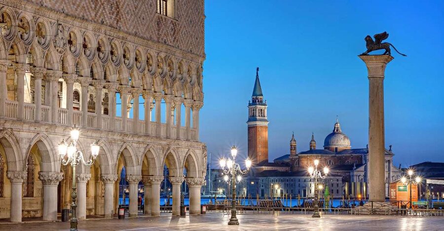 Evening Walking Tour with optional motorboat Ride - Strada Nova toward Rialto