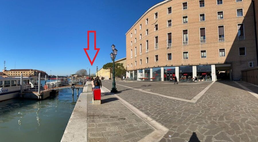 Evening Walking Tour with optional motorboat Ride - The Jewish Ghetto: history in the city’s everyday streets