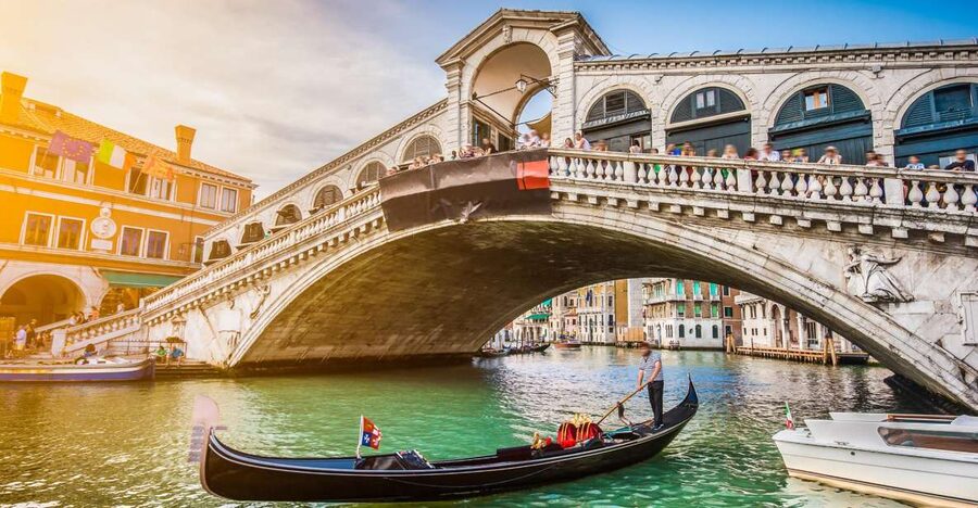 From Lake Garda: Full-Day Guided Group Tour of Venice - From Lake Garda to Venice by coach