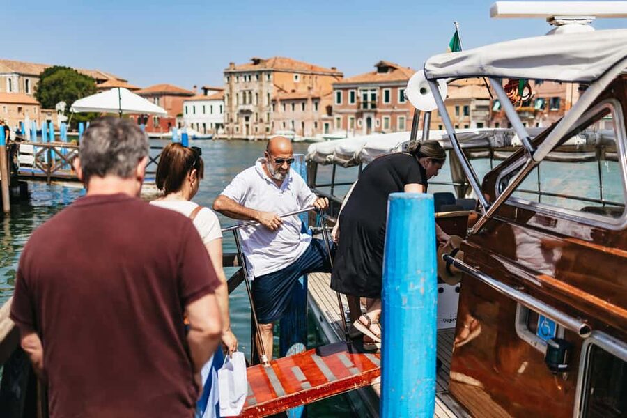 From Venice: Murano & Burano Guided Tour by Private Boat - Start with the lagoon crossing