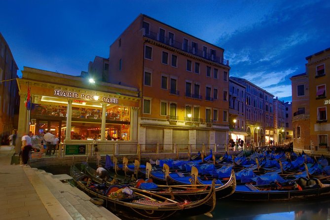 Hard Rock Cafe Venice with Set Lunch or Dinner - A Hard Rock meal beside the gondolas