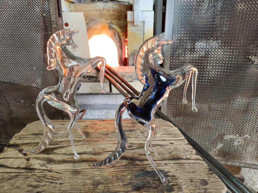 Murano: Glass Blowing Demonstration and Artistic Glass Gift - Browsing the showroom without feeling obliged to buy