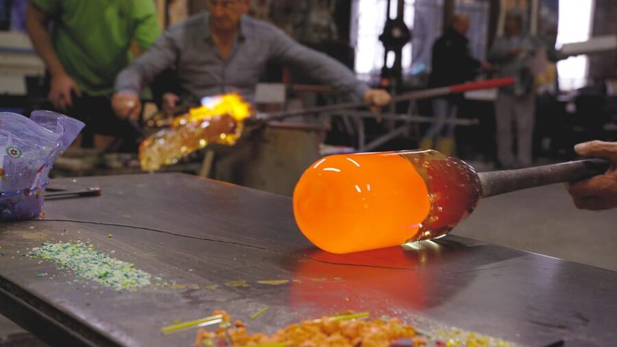 Murano: Glass Blowing Demonstration and Artistic Glass Gift - Watching the master shape the glass