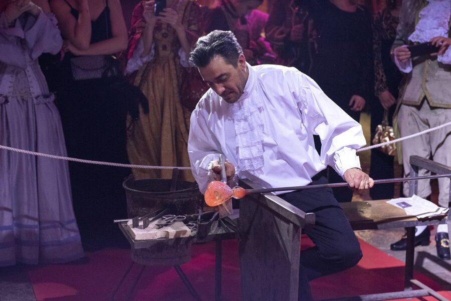 Murano: Glass Blowing Demonstration with Optional Drinks - Watching a master shape the glass