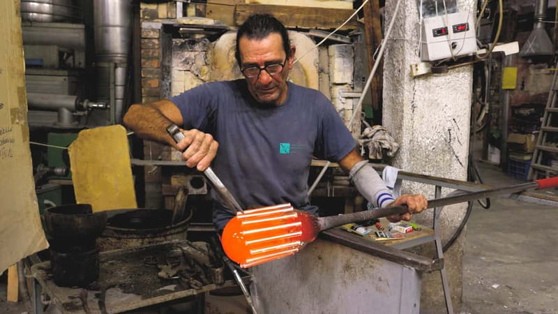 Murano: Glass Blowing Experience at Gino Mazzuccato Factory - The showroom adds a second reason to visit