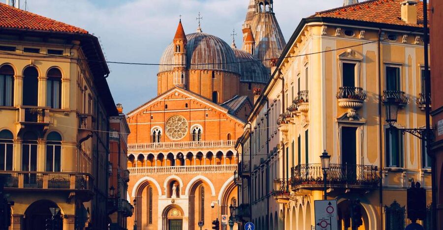 Padua: Private City Walking Tour & Scrovegni's Chapel Visit - A walk through Padua’s famous squares
