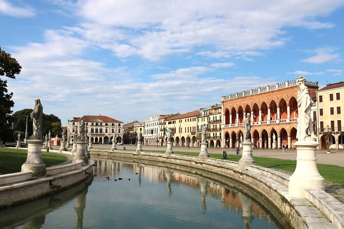 Padua Walking Tour with the Scrovegni Chapel - A private guide changes the pace