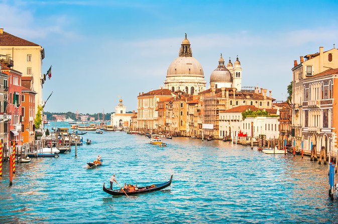 Private Tour: Venice Gondola Ride with Serenade - Who should book this ride