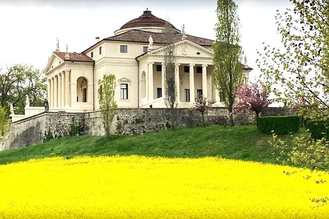Self Guided E-Bike Tour among the Palladian Villas of Vicenza - The final stretch leads to La Rotonda