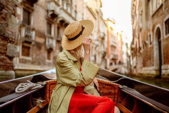 St. Mark’s Basilica Guided Tour with Venice Canals Gondola Ride - A two-part introduction to Venice
