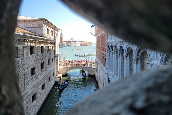St Mark's, Doge's Palace, with Murano and Burano & Gondola Ride - The boat ride and the day’s pace