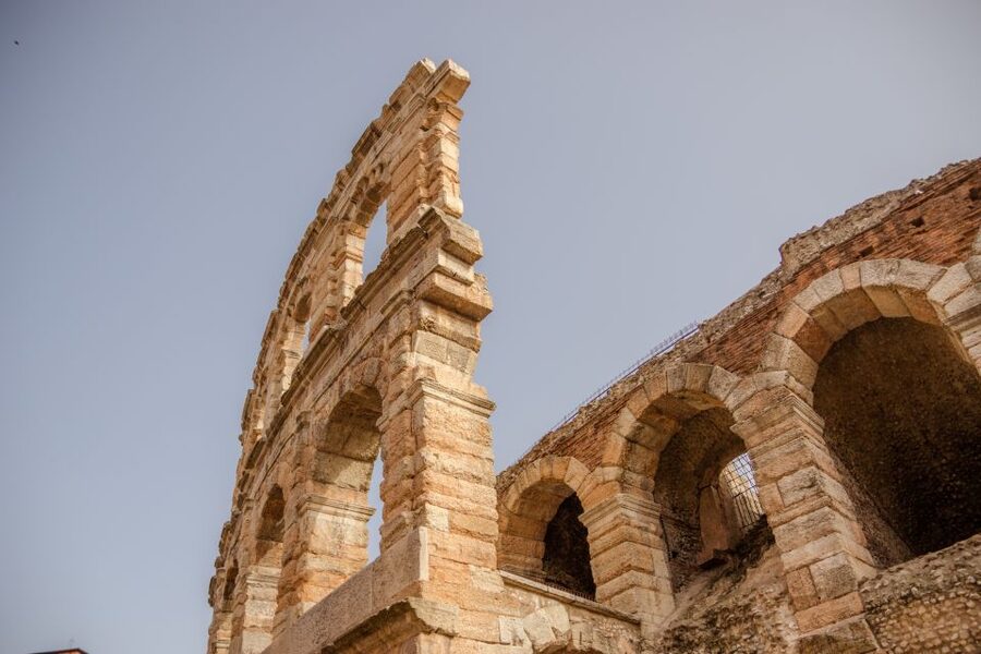 The Highlights of Verona Small Group Walking Tour - Piazza delle Erbe and Piazza dei Signori