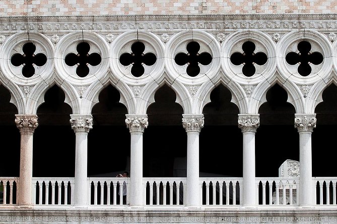 Tour of Venice in Doge's Palace and St Mark's Basilica - St. Mark’s Basilica rewards a slower look