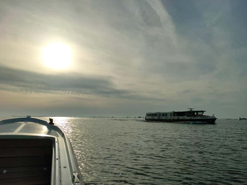 Tour to Pellestrina in a typical lagoon boat from Chioggia - Mussel farms and fishermen’s stilt houses