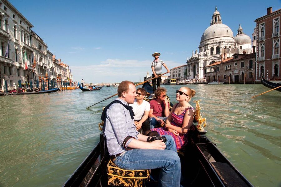 Venetian Private Sandolo tour - What the boatman does, and does not, do