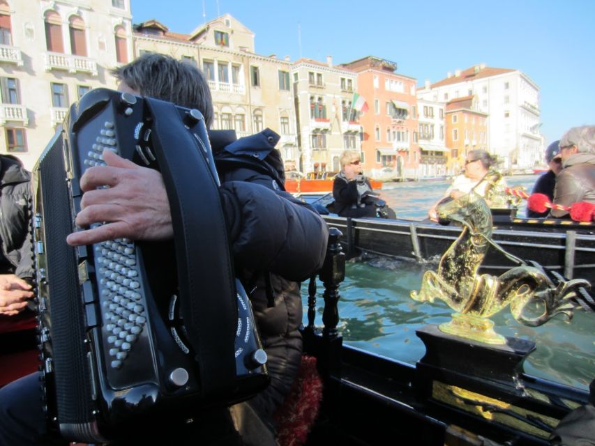 Venice: 30-Minute Gondola Ride on Grand Canal with Serenade - Guggenheim, La Fenice, and San Moisè from the water