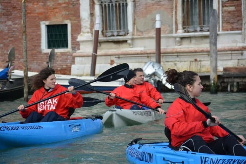 Venice: 60' Quick Kayak Tour of Venice with guide - Starting near Fondamenta de la Sensa