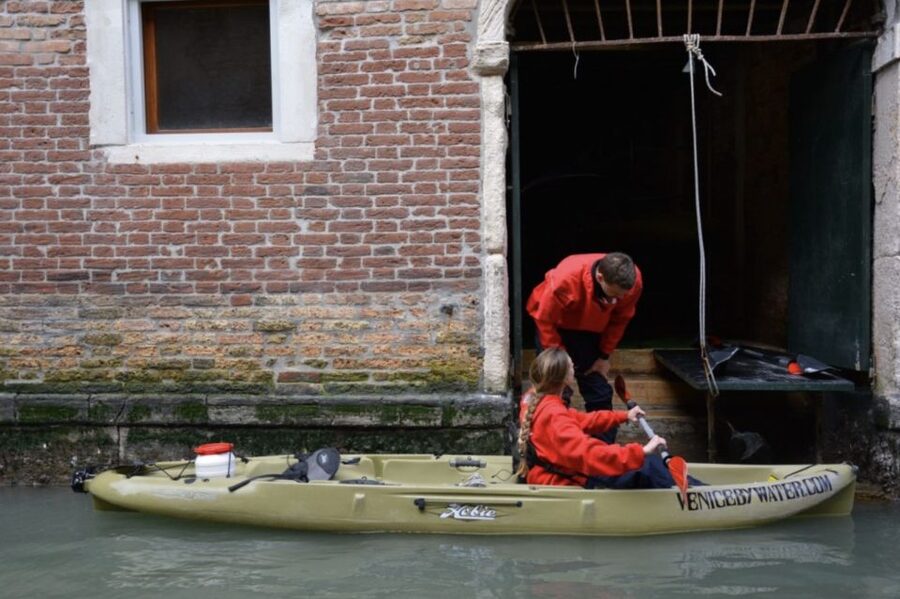 Venice: 60' Quick Kayak Tour of Venice with guide - The guide and the feel of a small group