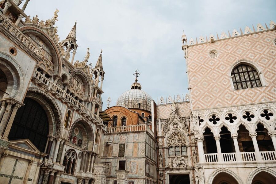 Venice: After-Hours St. Mark’s & Doge's Palace VIP Tour - Crossing the Bridge of Sighs from inside