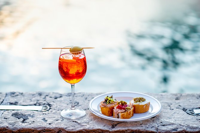 Venice Bacaro Food Tour: Eat and Drink like a Venetian - First bites on Calle de la Testa