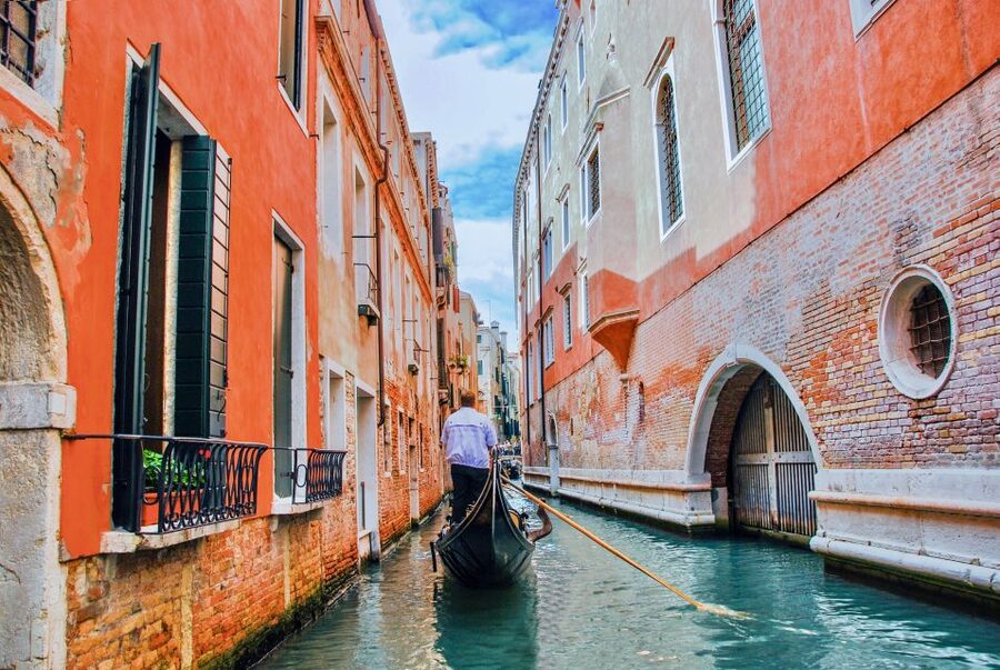 Venice: Basilica and Doge's Palace Tour with Gondola Ride - St. Mark’s Basilica: gold mosaics and sacred history