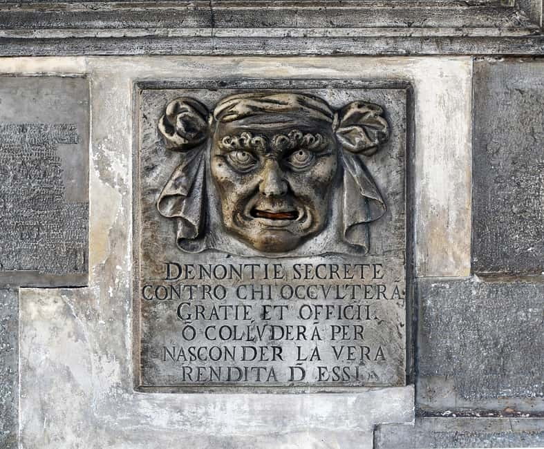 Venice: Doge Palace Guided Tour & Secret Itineraries Option - Practical details that affect your visit