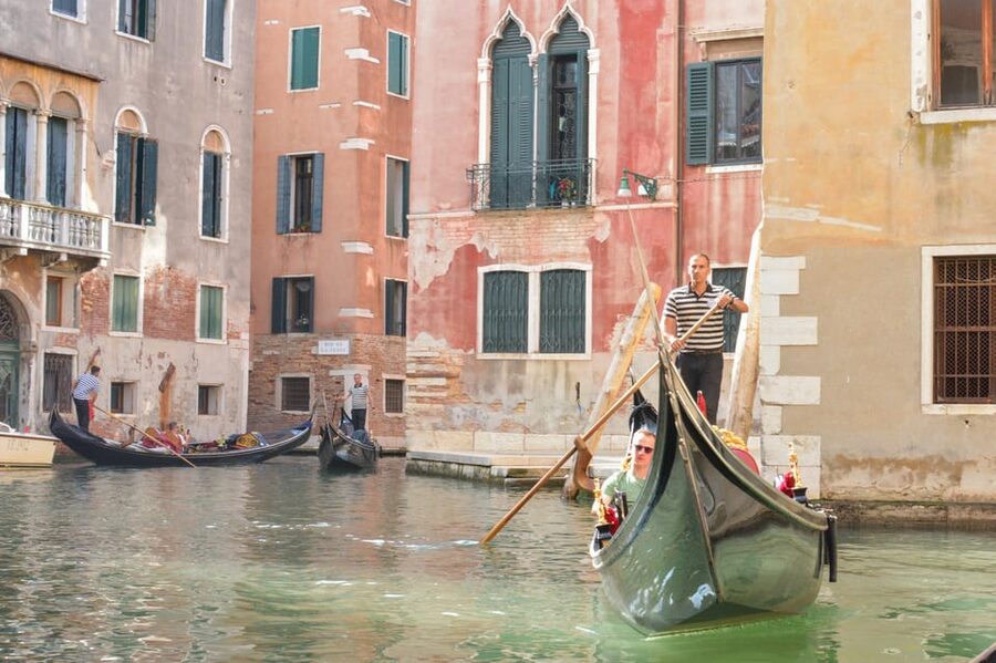 Venice: Doge’s Palace and Basilica Roman Empire Guided Tour - A short VR look at St. Mark’s Square