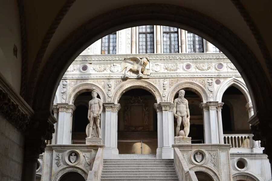 Venice Doge's Palace and St Mark's Basilica Guided Tour - Crossing the Bridge of Sighs