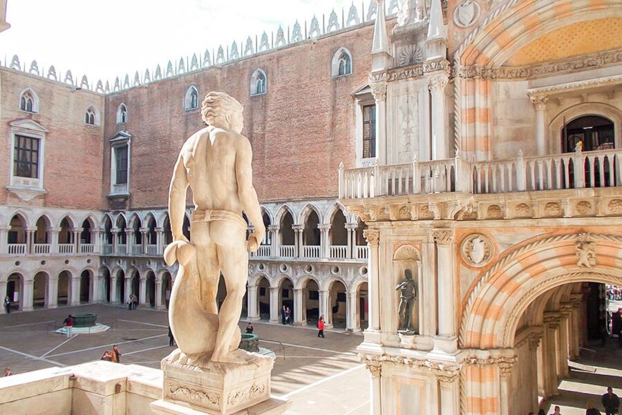 Venice: Doge's Palace and St. Mark's Basilica Tour - St. Mark’s Basilica and its gold-lit interior