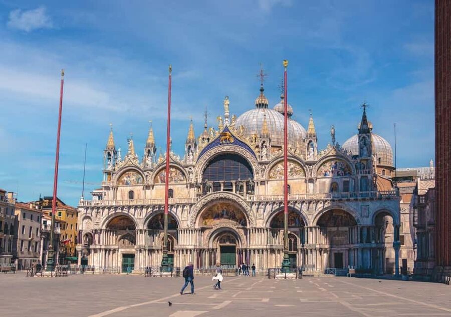 Venice: Doge's Palace and St Mark's Tour with Gondola Ride - A 20-minute pause, then gondola time