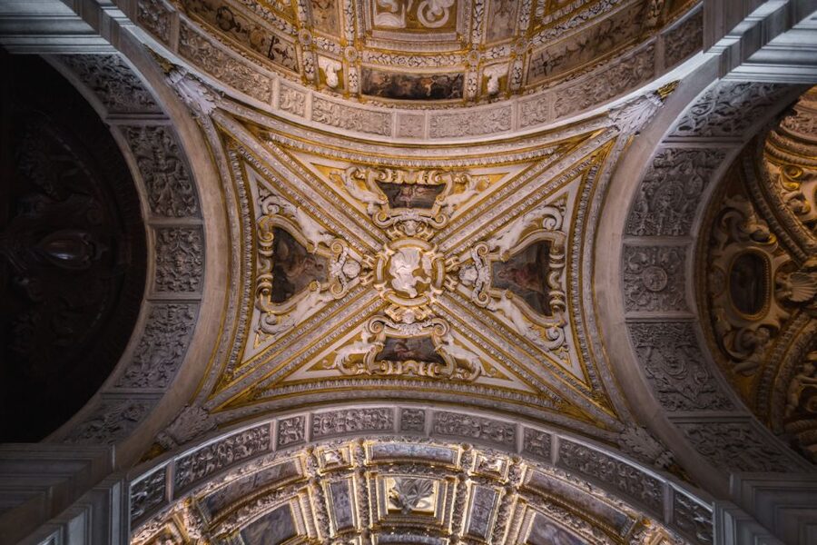 Venice: Doge's Palace, Bridge of Sighs & Prisons Guided Tour - Guides, Group Format and Practical Details