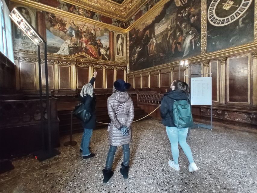Venice: Doge's Palace Guided Tour with Optional Gondola Ride - A strong first look at the Doge’s Palace