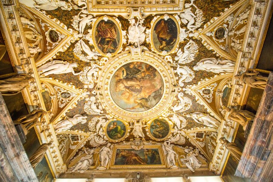 Venice: Doge's Palace Skip-the-Line Tour with Prisons - Give the grand rooms time to register
